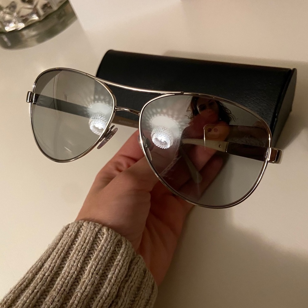 Burberry aviator sunglasses with case